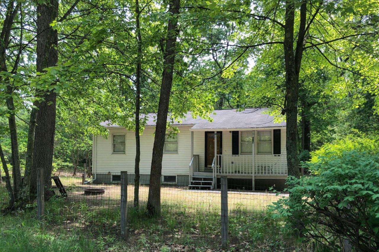 Wooded Twin Lakes Retreat 13 Mi To Lake Michigan! المظهر الخارجي الصورة